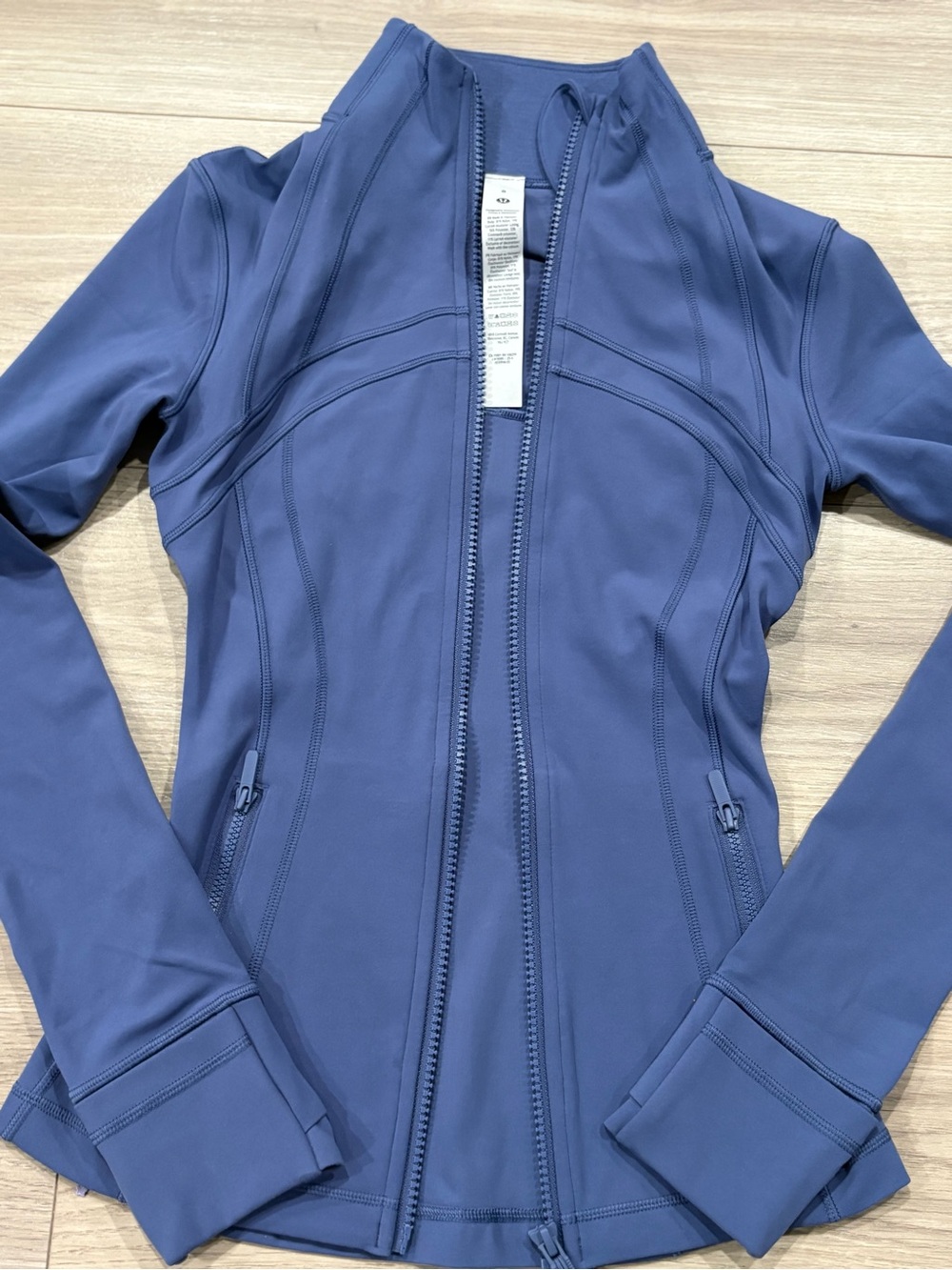 Lululemon define jacket in size 0- colour Water drop